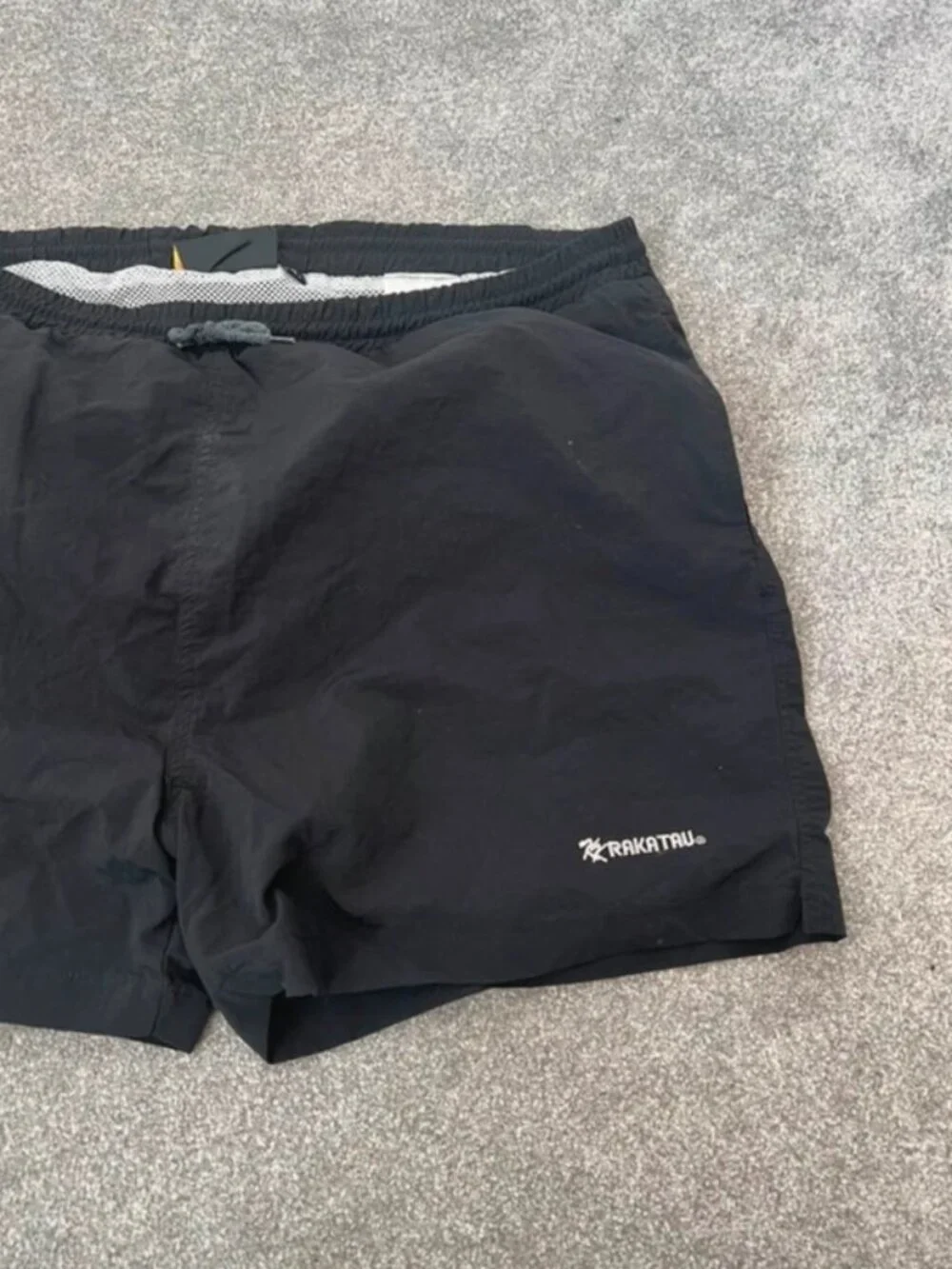 Krakatau shorts size XL